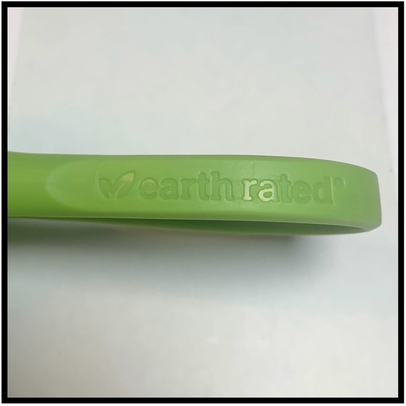 Earth Rated Dog Poop Bag Dispenser Holder with Dog Poop Bags, [15 Bags] - Picture 5 of 9